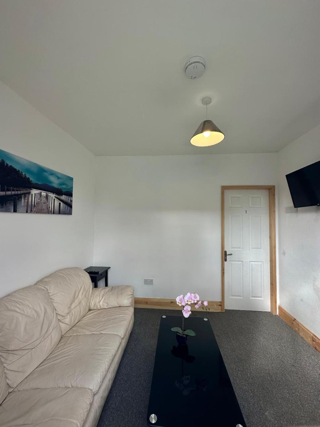 Browning House 3 Bedroom 6 Beds Long Or Short Stay ดาร์บี ภายนอก รูปภาพ