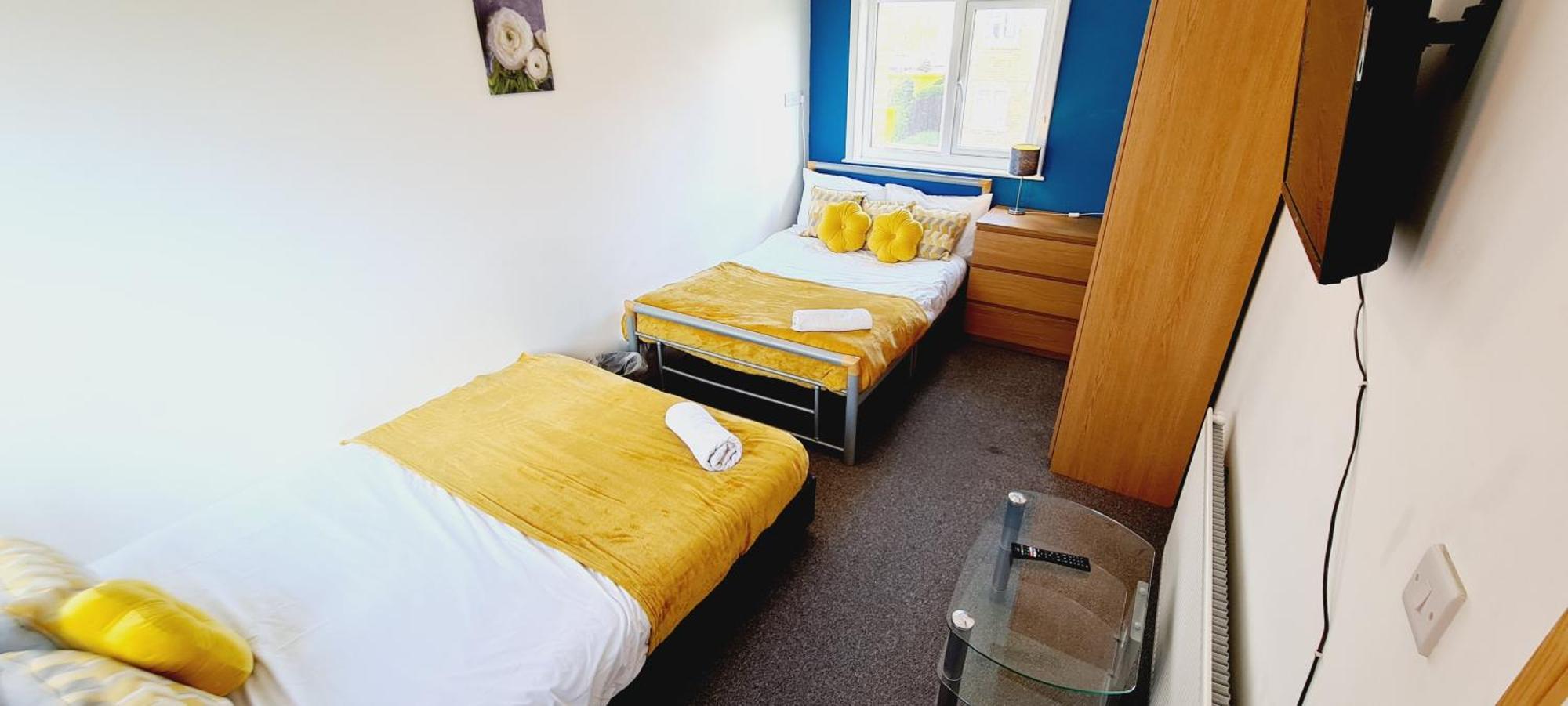 Browning House 3 Bedroom 6 Beds Long Or Short Stay ดาร์บี ภายนอก รูปภาพ