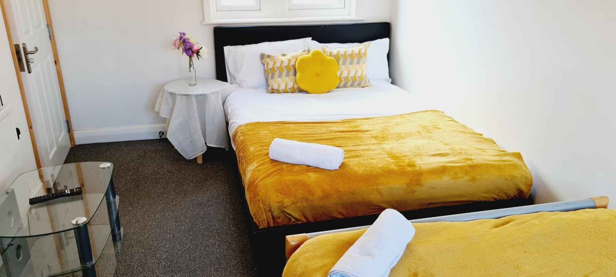 Browning House 3 Bedroom 6 Beds Long Or Short Stay ดาร์บี ภายนอก รูปภาพ