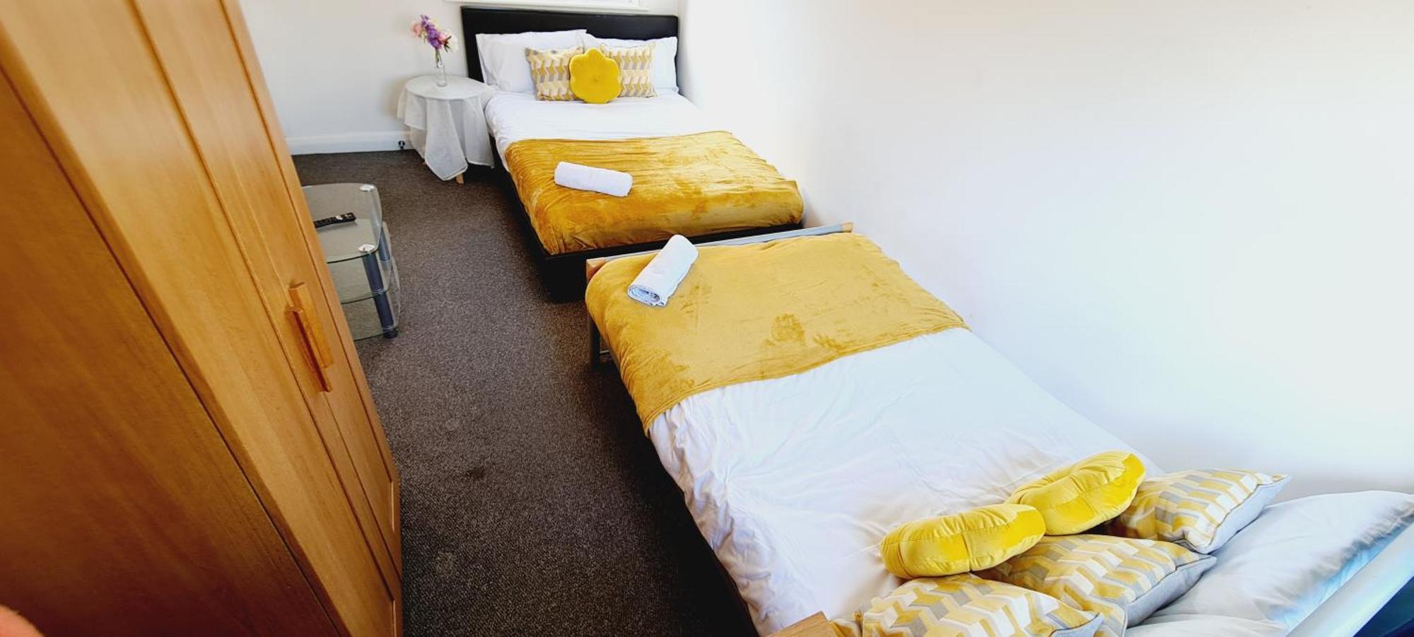 Browning House 3 Bedroom 6 Beds Long Or Short Stay ดาร์บี ภายนอก รูปภาพ
